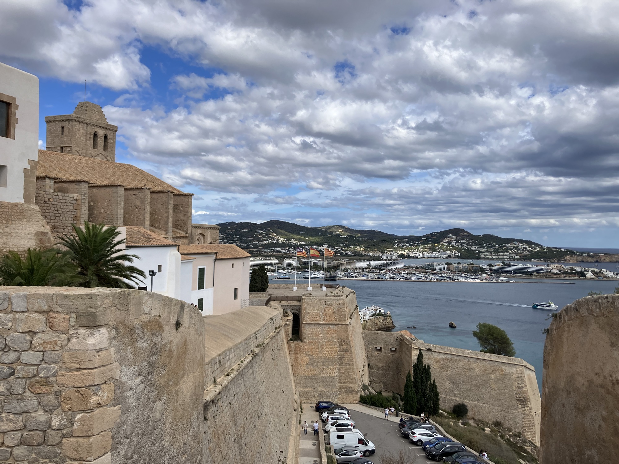 Mehr über den Artikel erfahren Ibiza – schick schick