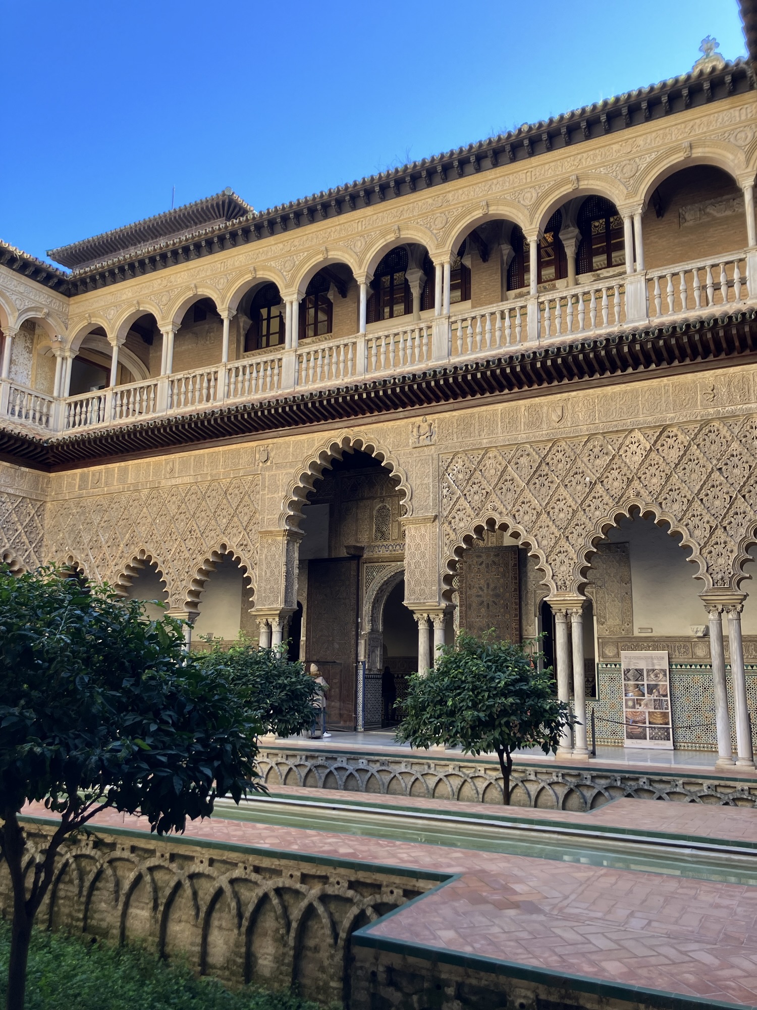 Mehr über den Artikel erfahren Besuch bei den sevillanos